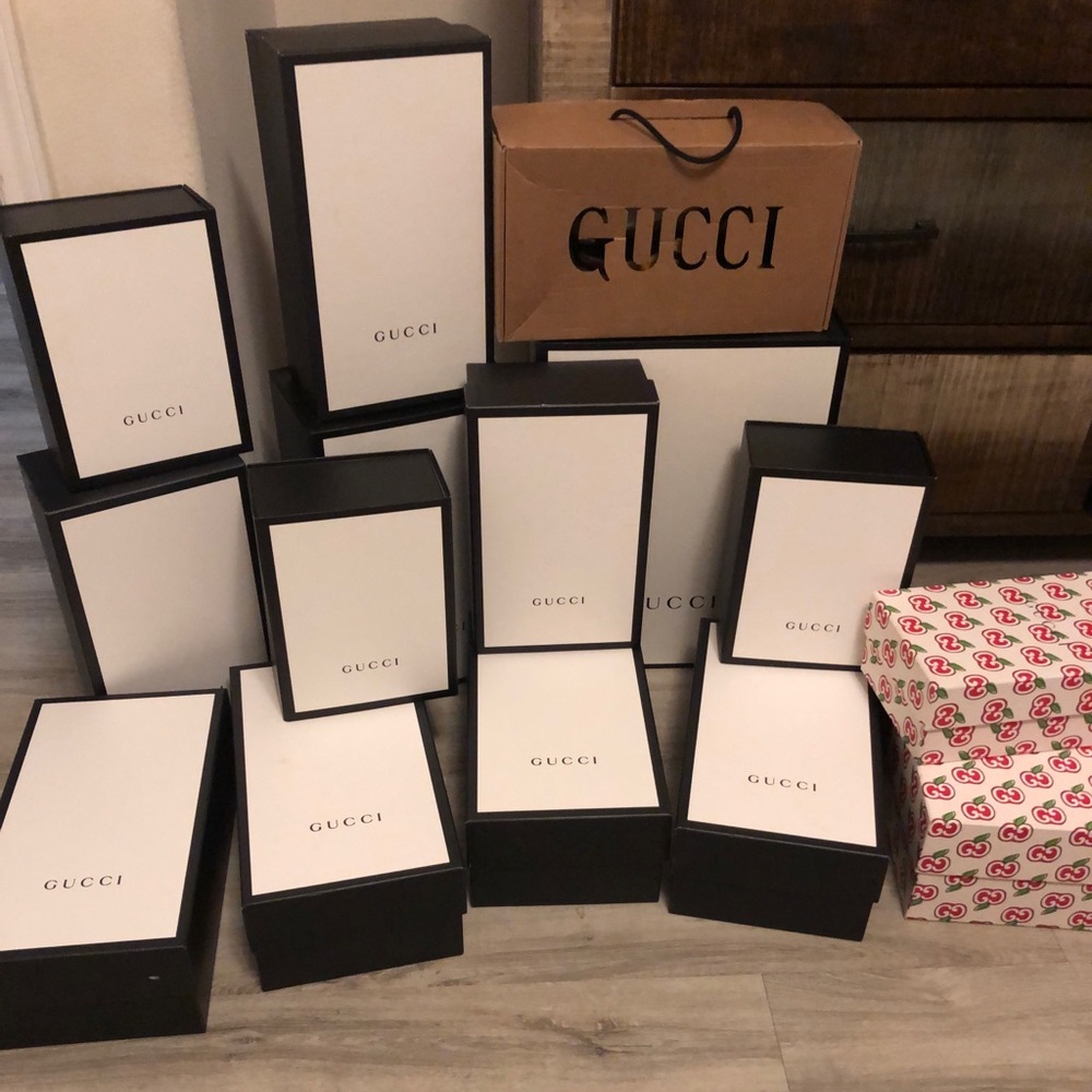 Empty designer boxes - Picture 2 of 3